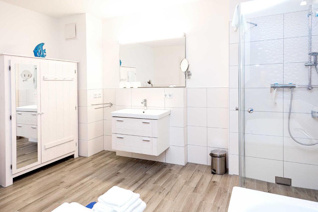 Ferienwohnung Traumfängerloge -Hafenresidenz Waren  Exterior foto